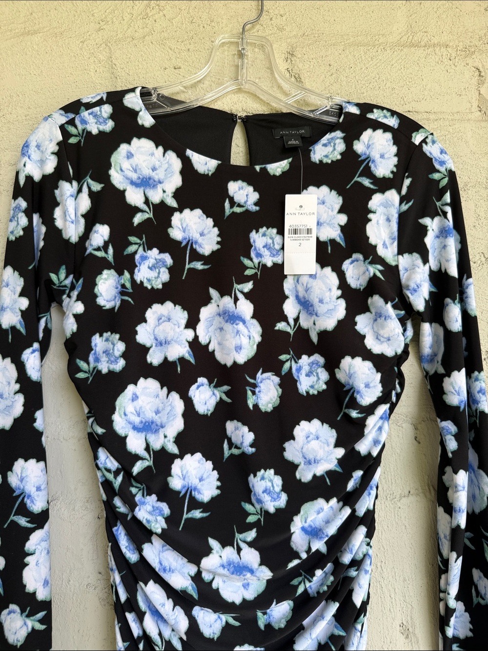 NWT Ann Taylor Floral Ruched Midi Dress Black/Blue Size 2 - Picture 3 of 12